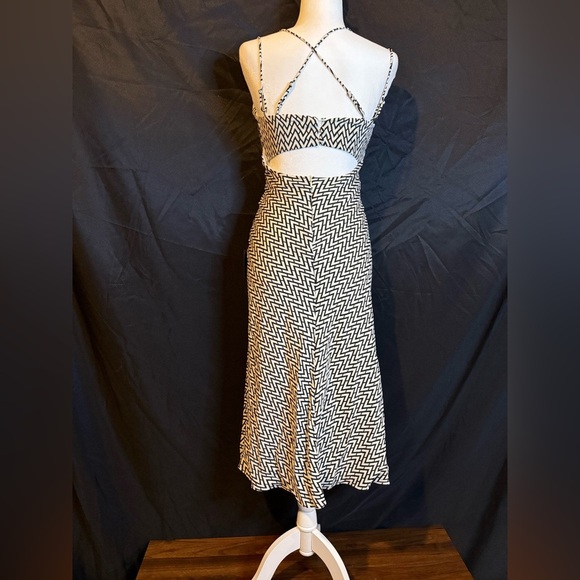 Lulus XSmall Black and White Abstract Print Midi Dress - Picture 6 of 7